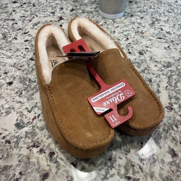 dearfoams Other - NWT Dearfoam Deluxe Slippers Genuine Sherling